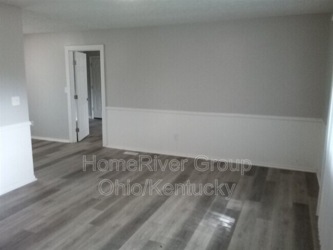 Building Photo - 973 Deerfield Ct