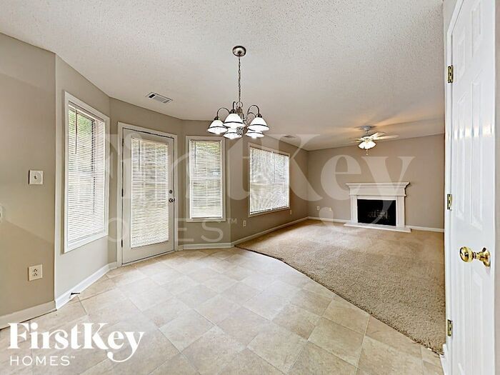 Building Photo - 7053 Bowie Dr