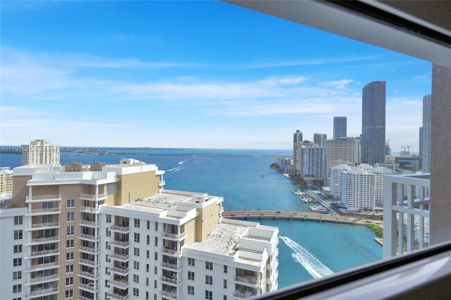 Building Photo - 801 Brickell Key Blvd