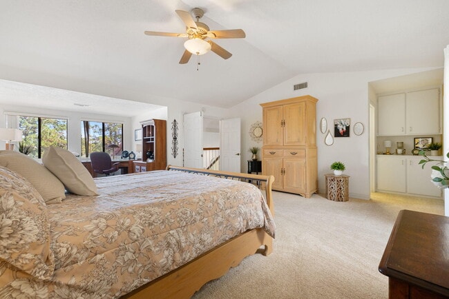 Building Photo - 41484 Woodhaven Dr W