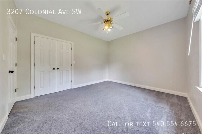 Building Photo - 3207 Colonial Ave SW