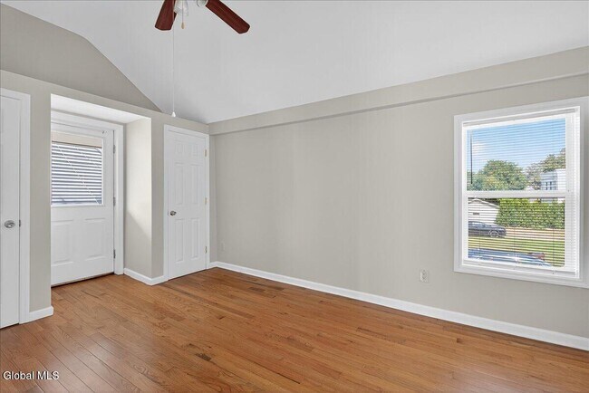 Building Photo - 53 Beekman St