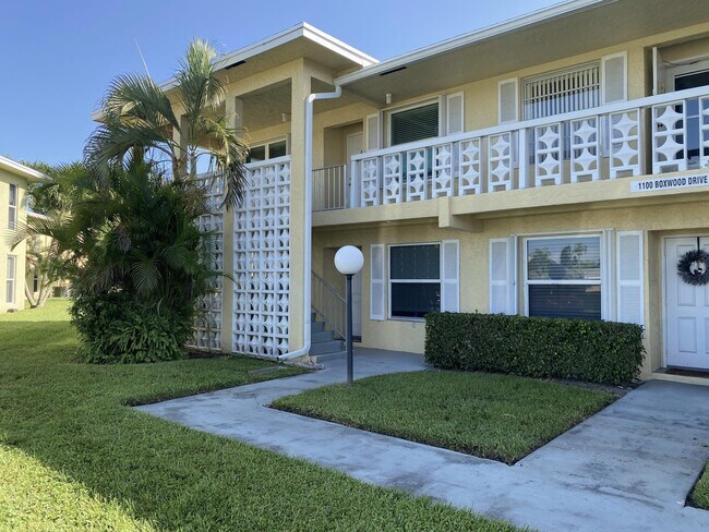Primary Photo - 1100 Boxwood Dr