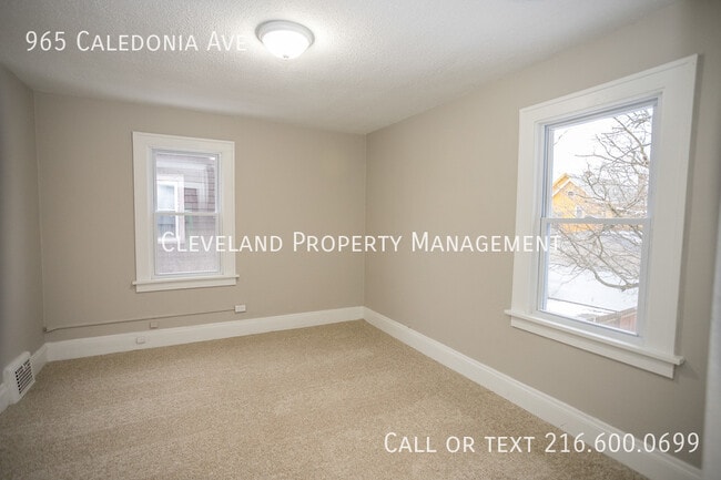 Building Photo - 965 Caledonia Ave
