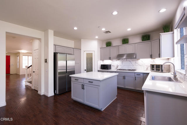 Building Photo - 778 Entrada Dr