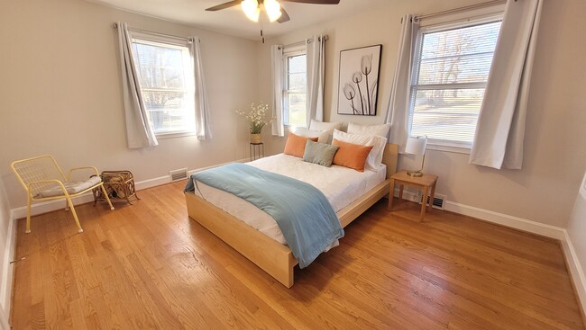 Furnished bedrooms - 7109 Peachtree Rd