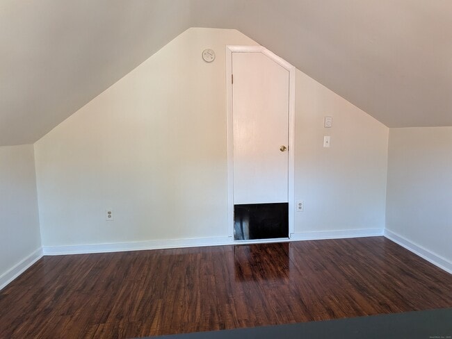 Building Photo - 30 Bridge St