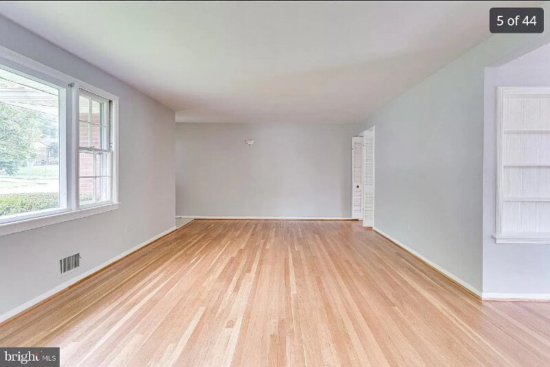 Building Photo - 4907 Elsmere Ave