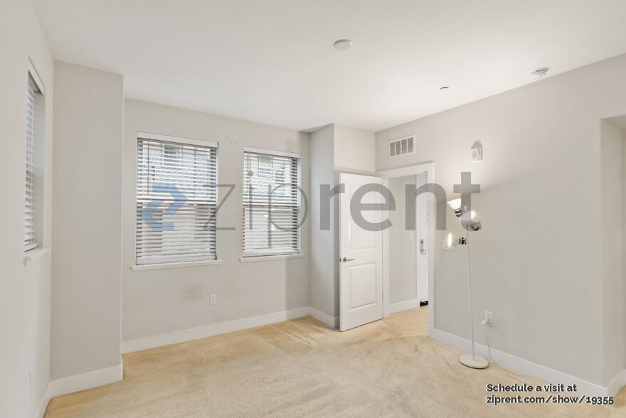 Building Photo - 1752 Hazelnut Ln
