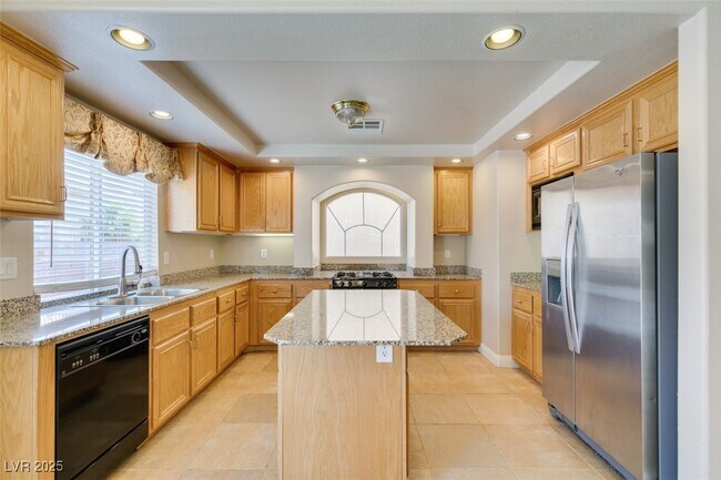 Building Photo - 6673 Octave Ave