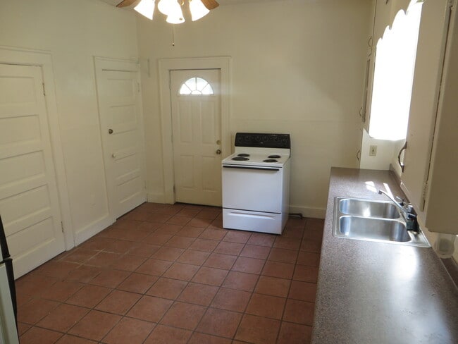 Building Photo - 1211 Fulton St