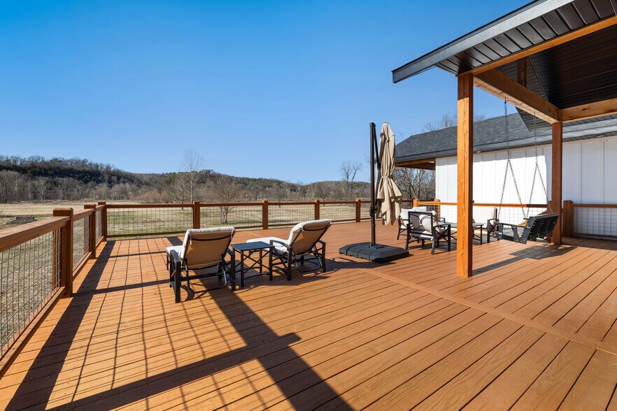 Building Photo - 305 Rivercrest Ln