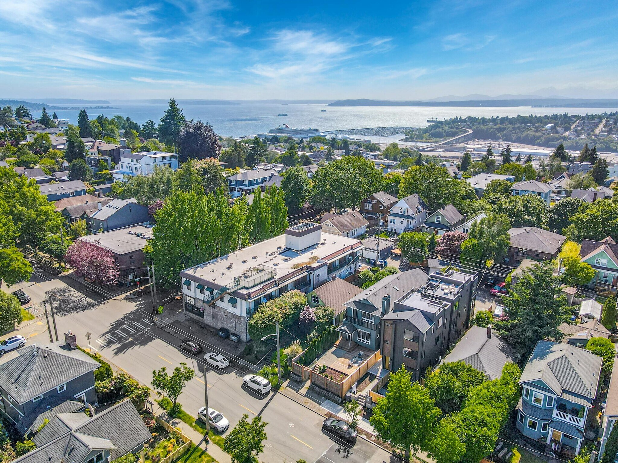 Building Photo - 2111 6th Ave W