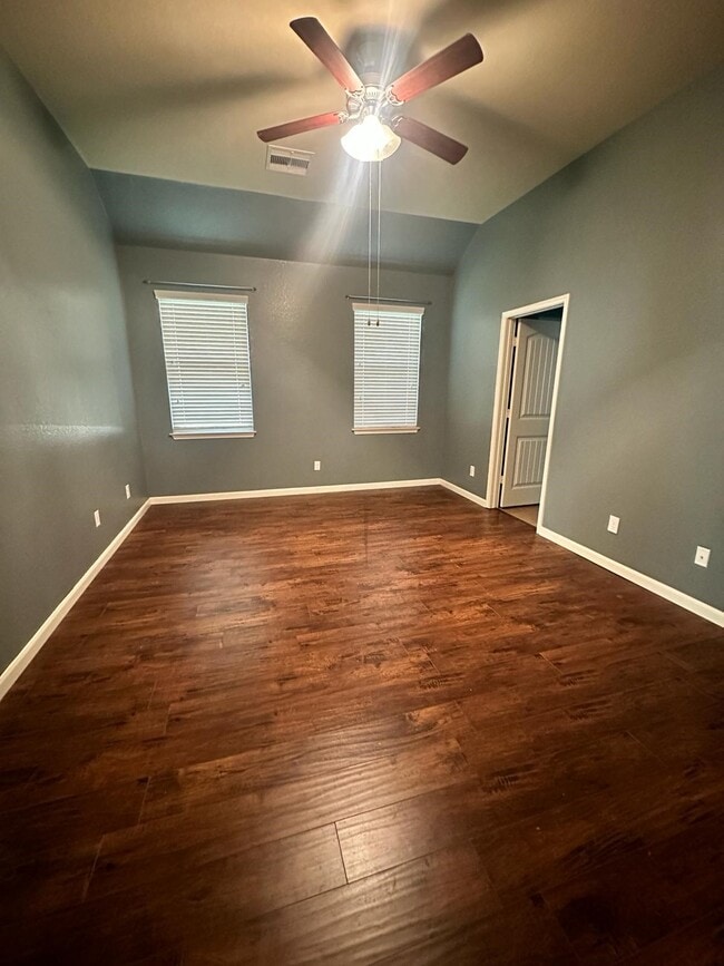 Building Photo - 24434 Sandusky Dr