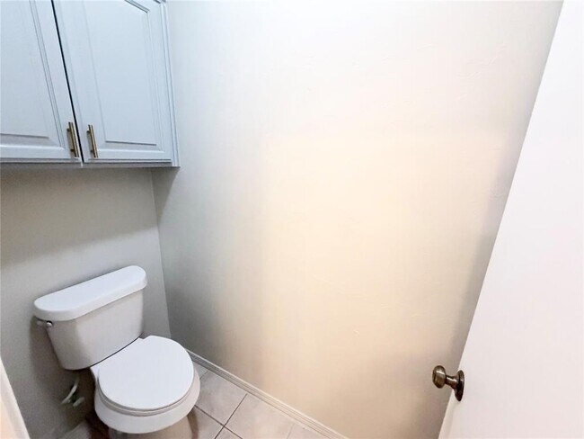 Building Photo - 10616 NW 40th Terrace