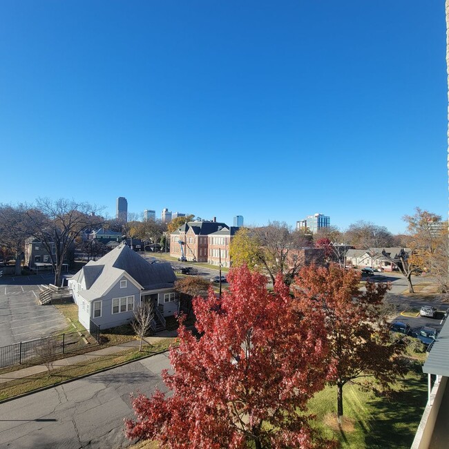 Building Photo - Beautiful Condo In Historic Quapaw Tower