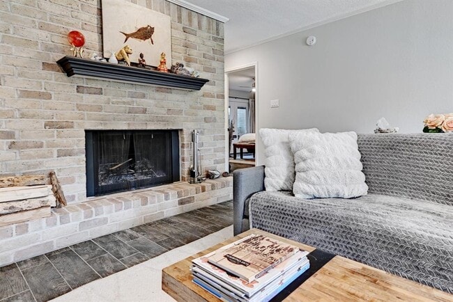 Building Photo - 11133 Pinehurst Dr