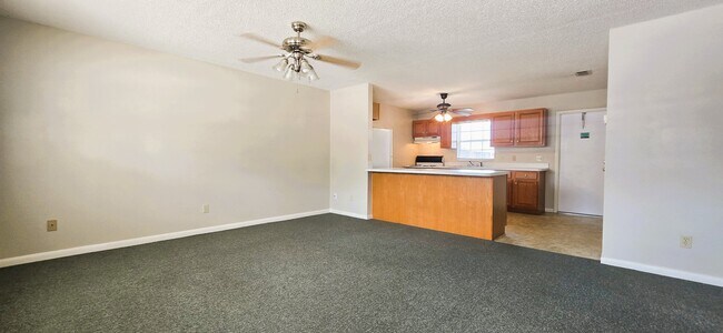 Building Photo - 1431 Thousand Roses Dr S