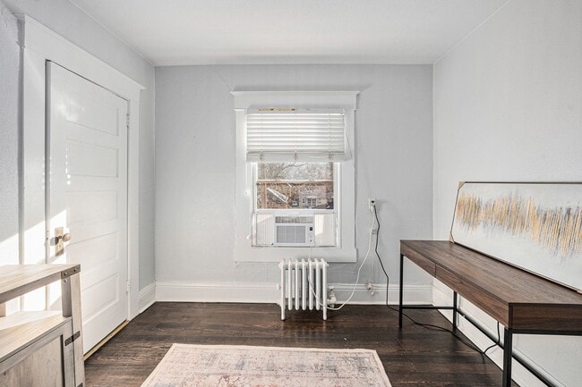 Building Photo - 2428 Grove St