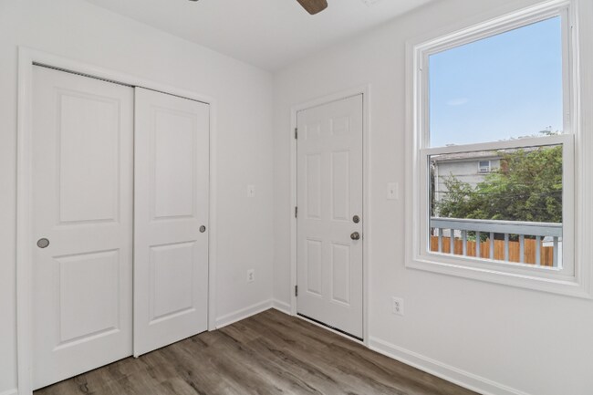 Building Photo - 303 Seaton Pl NE