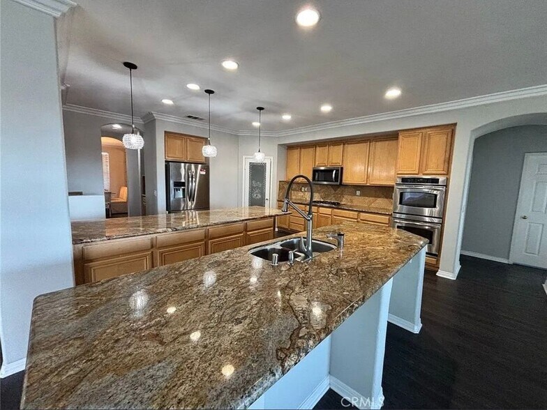 Building Photo - 3715 Club Rancho Dr