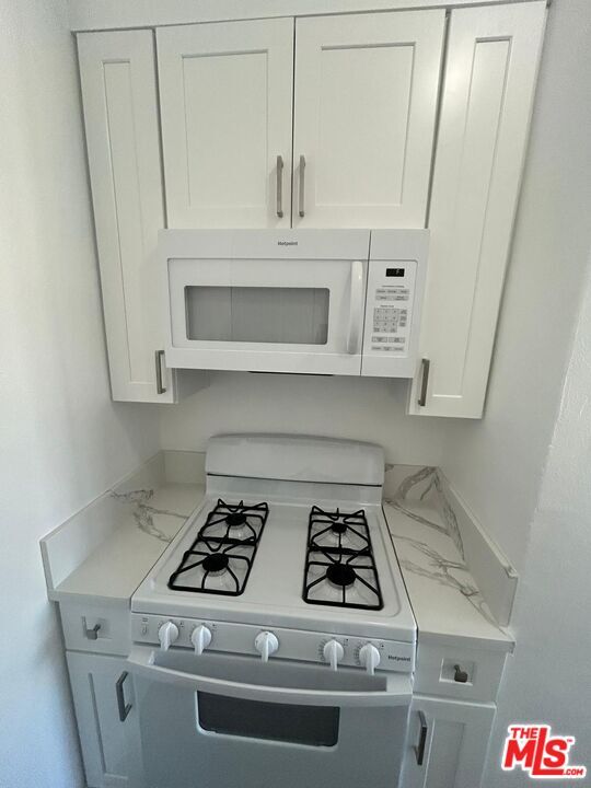 Building Photo - 2256 Cambridge St