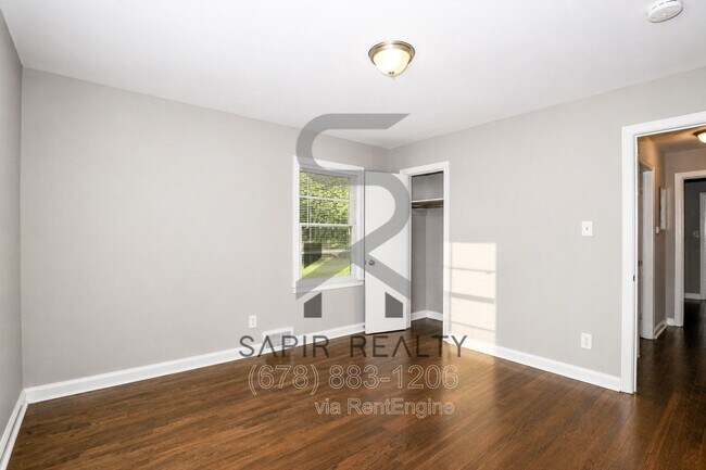 Building Photo - 904 Scott Cir