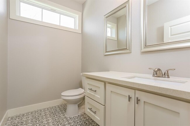 Building Photo - 8618 Valley Song Dr