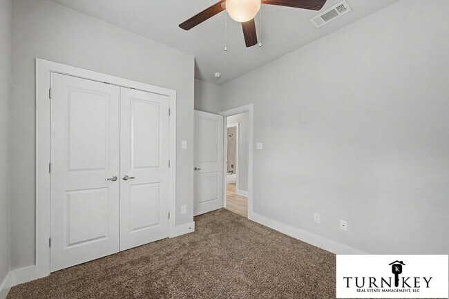 Building Photo - 8037-8039 Arbor