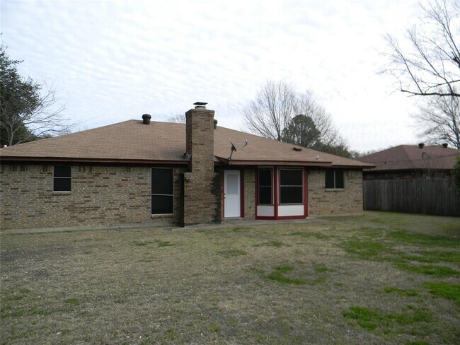Building Photo - 7433 Timberhill Dr