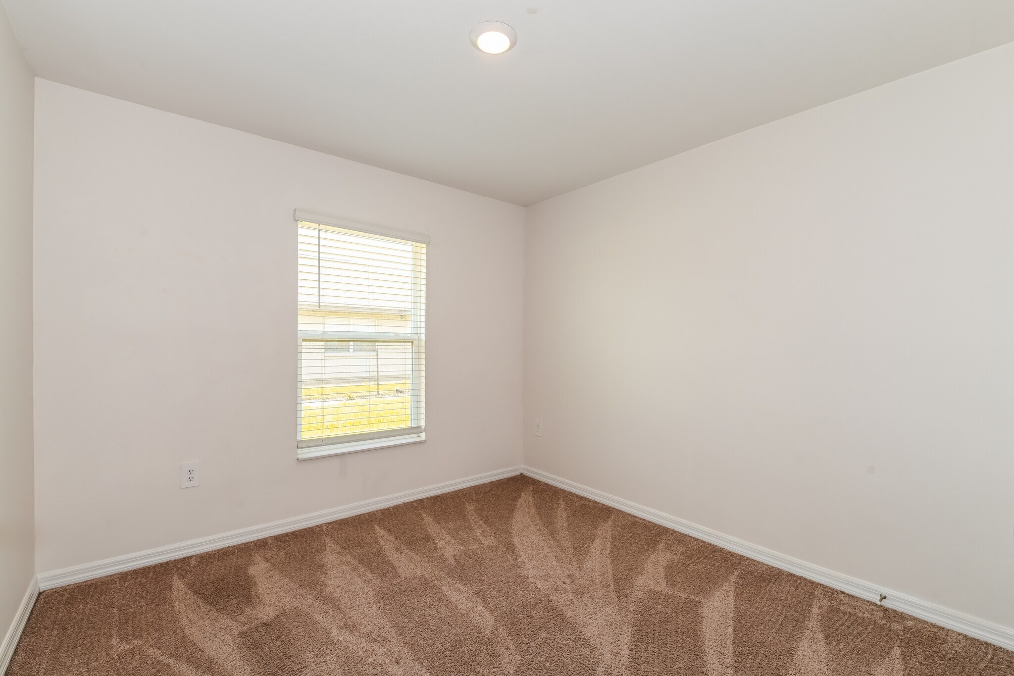 Building Photo - 2534 Atwater Dr