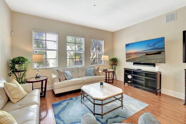 Building Photo - 3120 E Latitude Cir