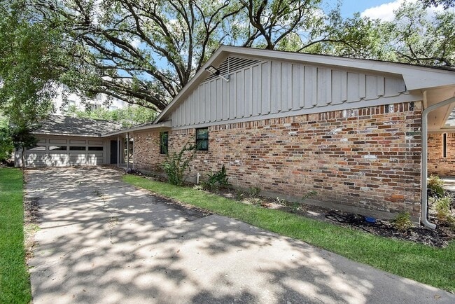 Building Photo - 7618 Highmeadow Dr