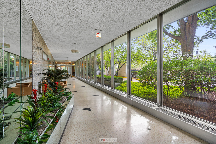 Building Photo - 3950 N Lake Shore Dr