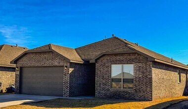 Building Photo - 4 bed 2 bath 2 car garage Frenship ISD!