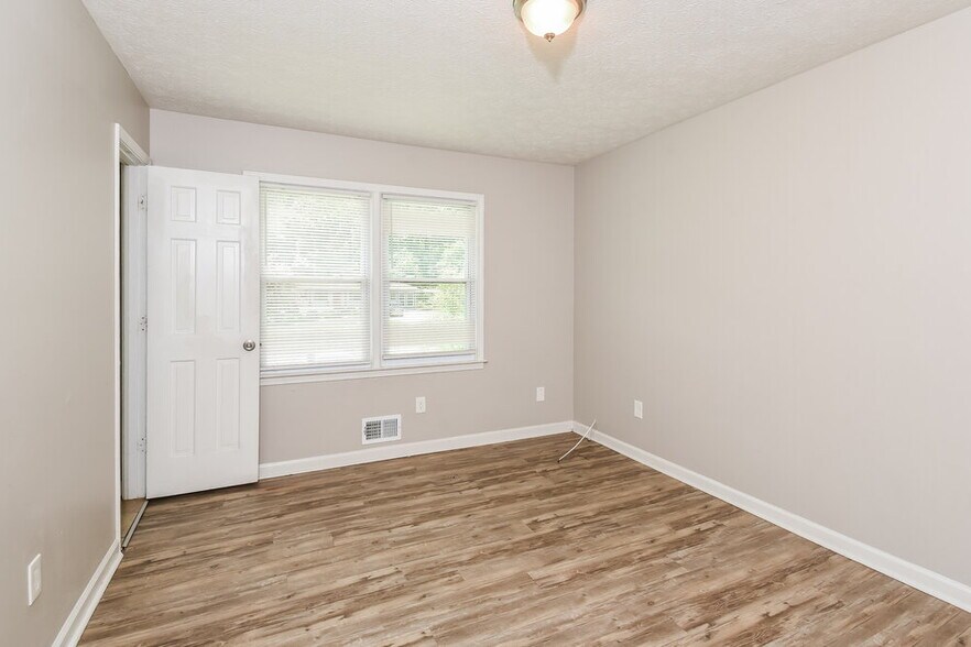 Building Photo - 4641 Flint Hill Rd SW