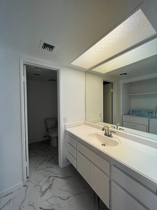 bathroom 2 - 2017 Normandy Ct