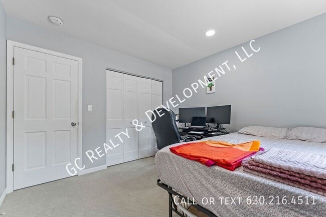 Building Photo - 100 Chatsworth Cir