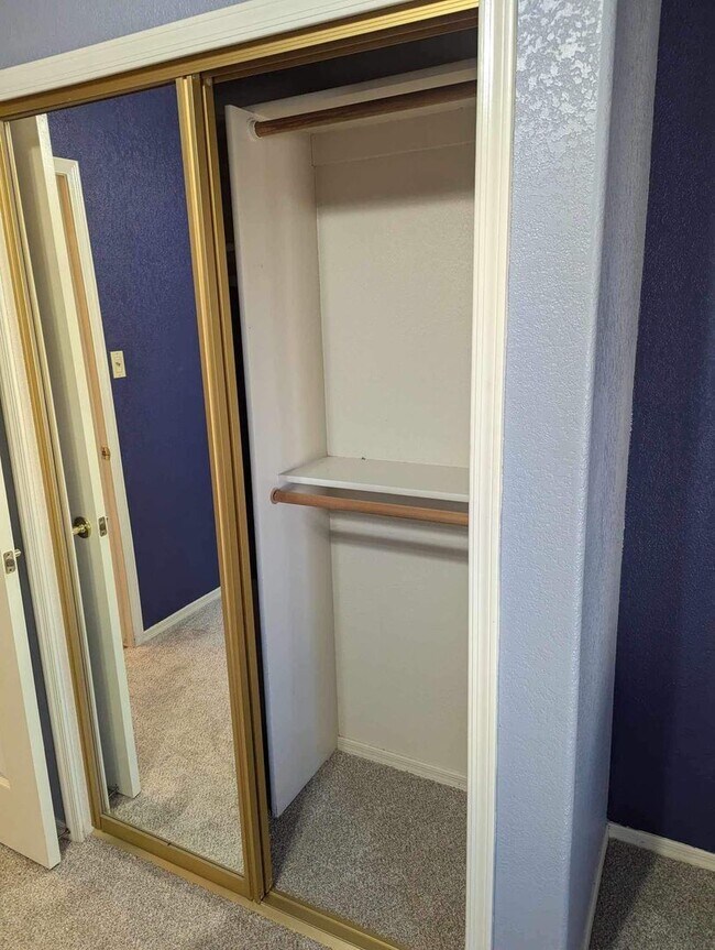 Building Photo - Large 3 bedroom with 3 car garage