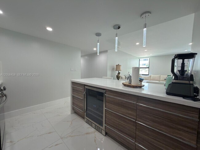Building Photo - 1800 Collins Ave