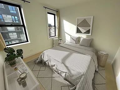 Building Photo - "Chic 1-Bedroom Retreat in Vibrant Williamsburg – Your Perfect Urban Oasis!"