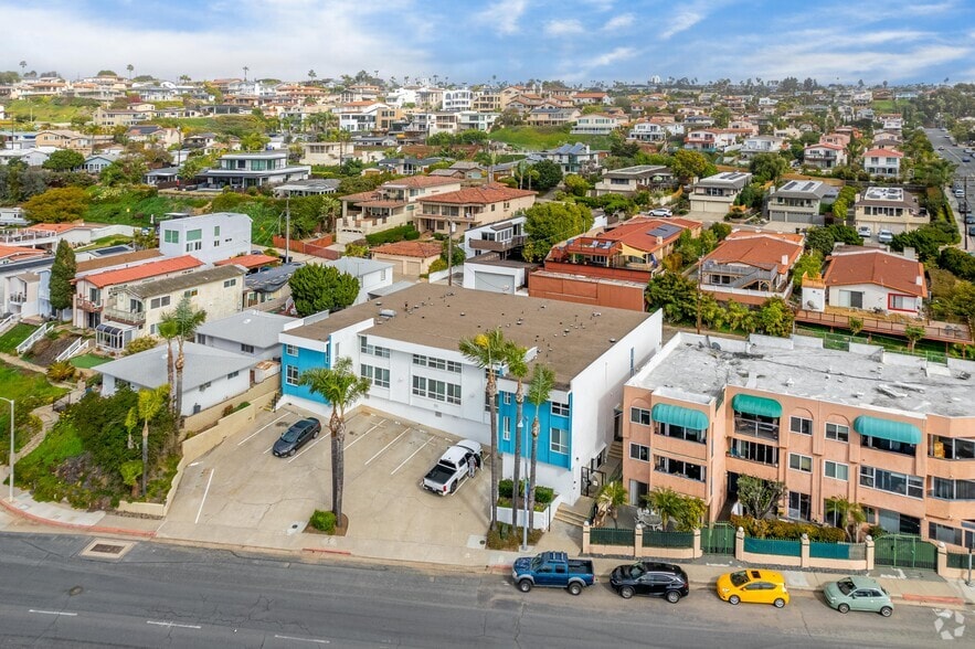 Primary Photo - The Villager in Bay Park, Freshly Renovate...