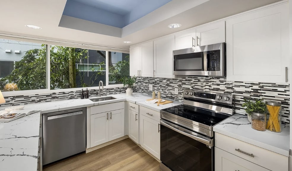 Building Photo - 1768 Aurora Ave N