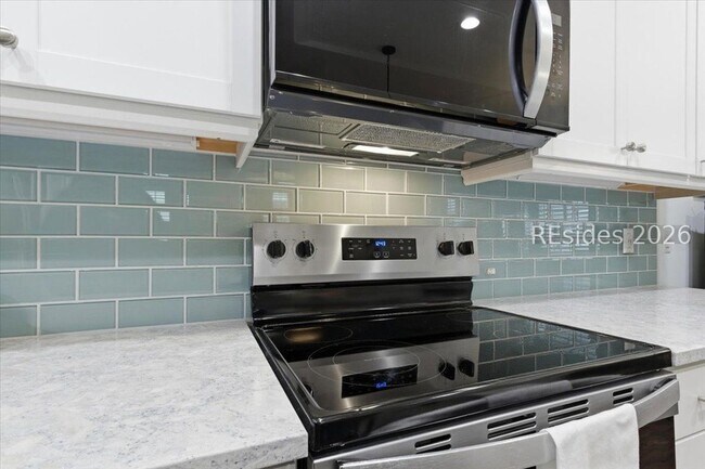 Building Photo - 247 Tropics Ave
