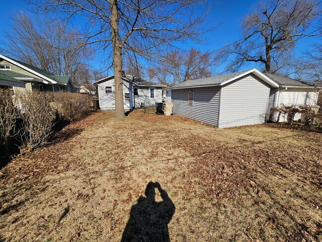 Building Photo - 3022 Hartzer St