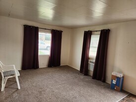 Building Photo - 1103 5th St