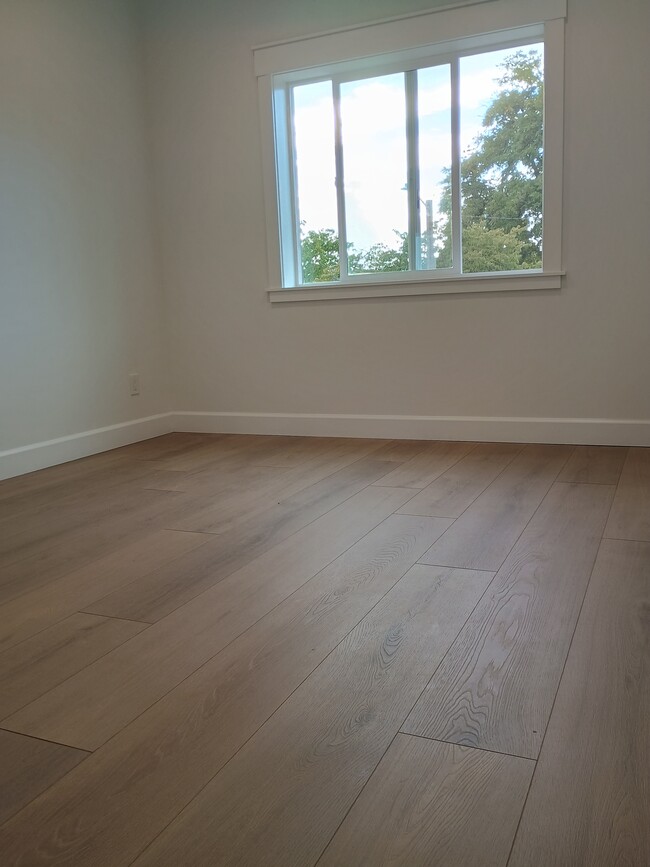 Building Photo - 1815 G St