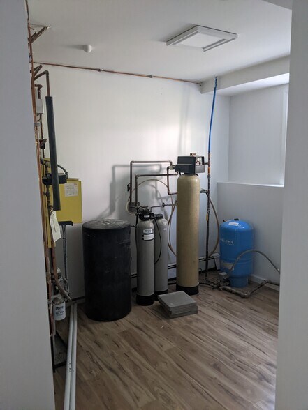 Utility room 10x10 - 544 Drakestown Rd