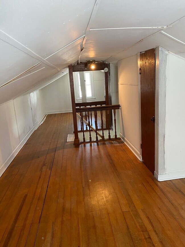 Building Photo - Renovated home in Southwest Gardens