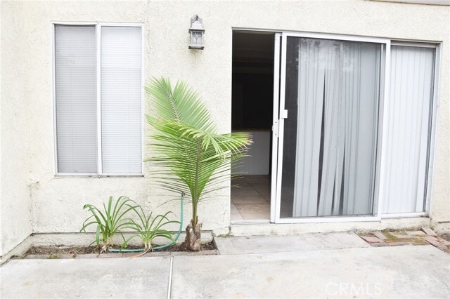 Building Photo - 630 W Palm Ave